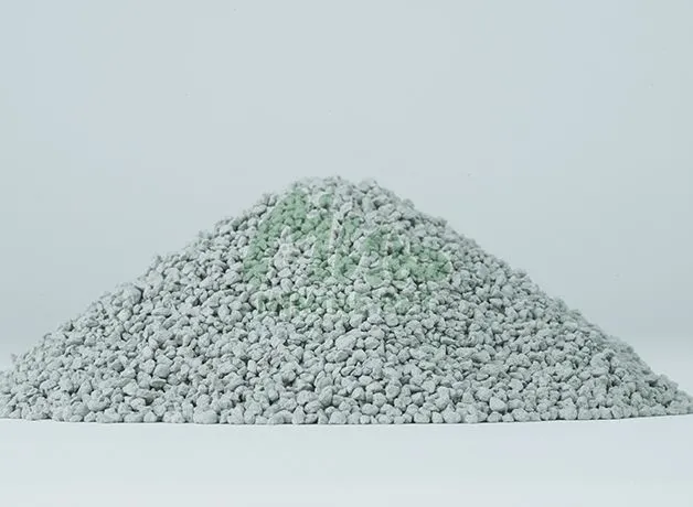 Broken Bentonite Cat Litter